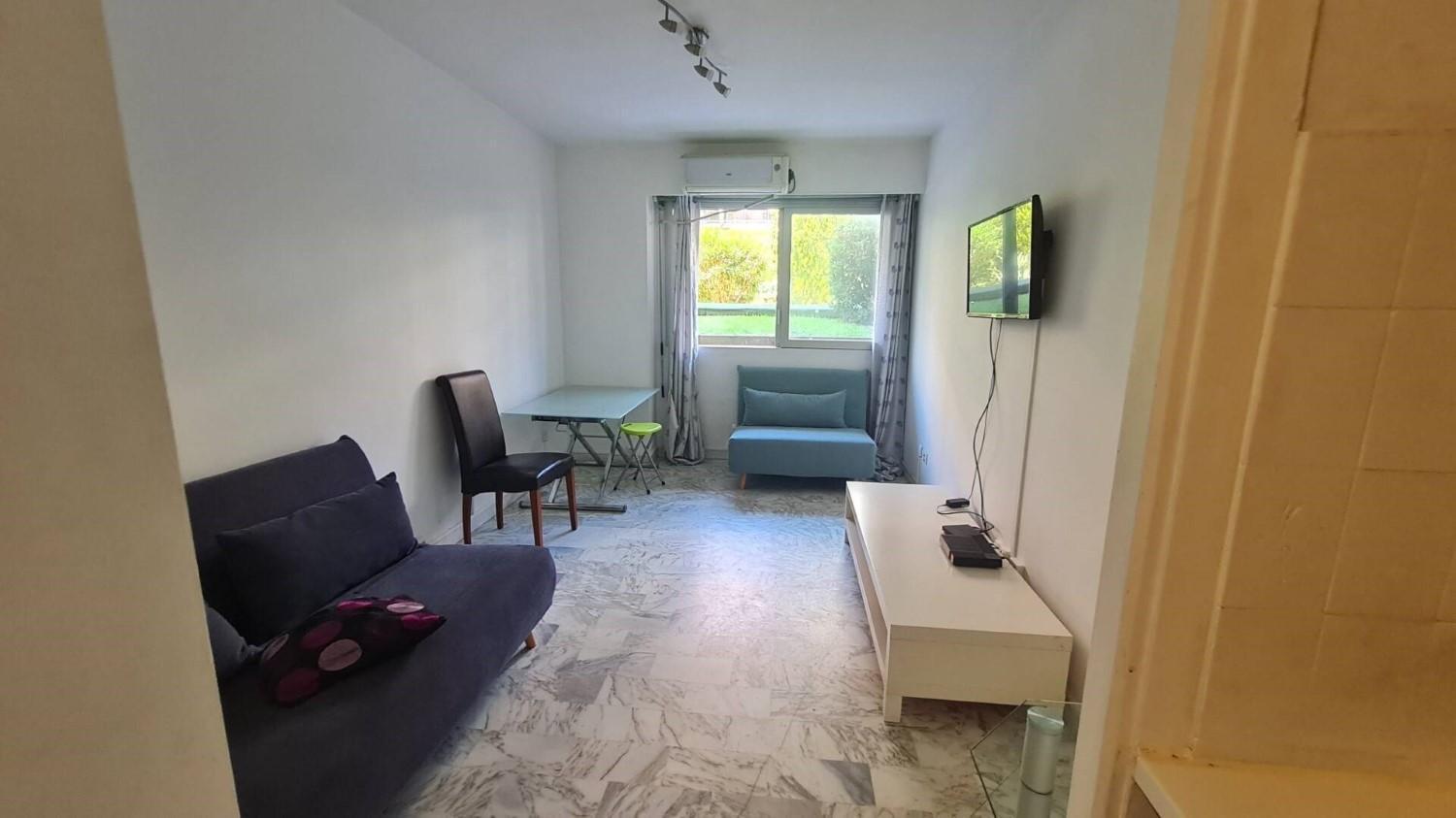 Petit Promenade Des Appartement